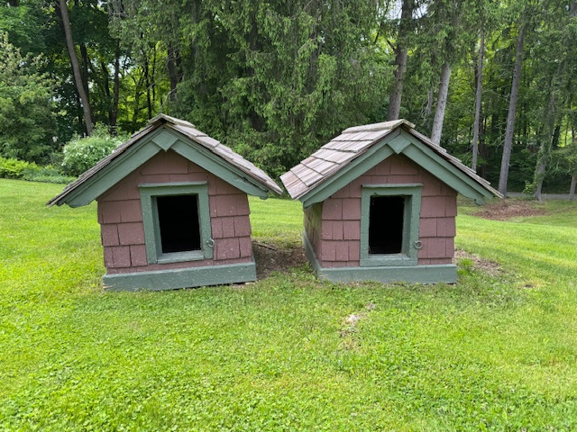 AS A TRIBUTE TO FALA, THE ESTATE’S DOGHOUSES ARE RESTORED